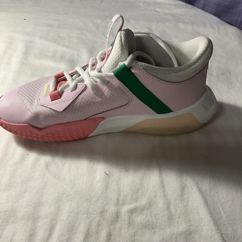 Nike Air Zoom Crossover‎ GS Pink Foam / Summit White - Youth Boy Size 5.5
